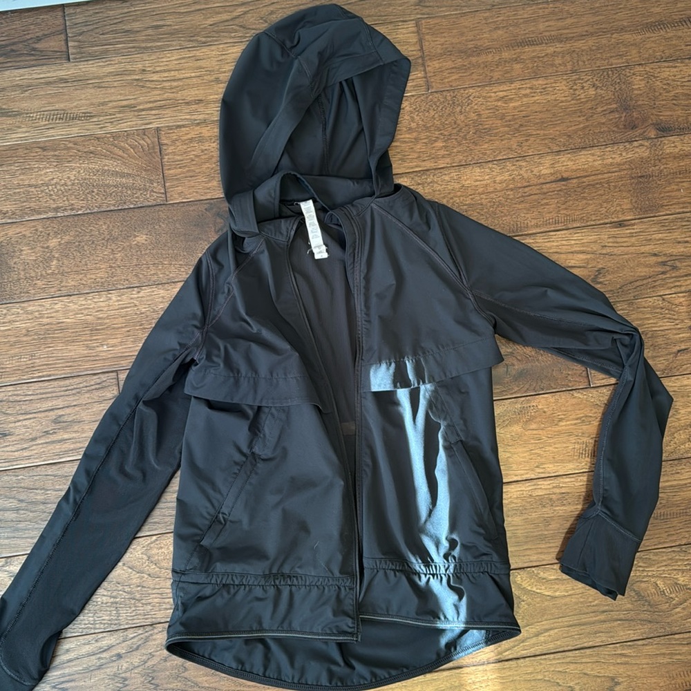 Lululemon kicking asphalt jacket size 4
